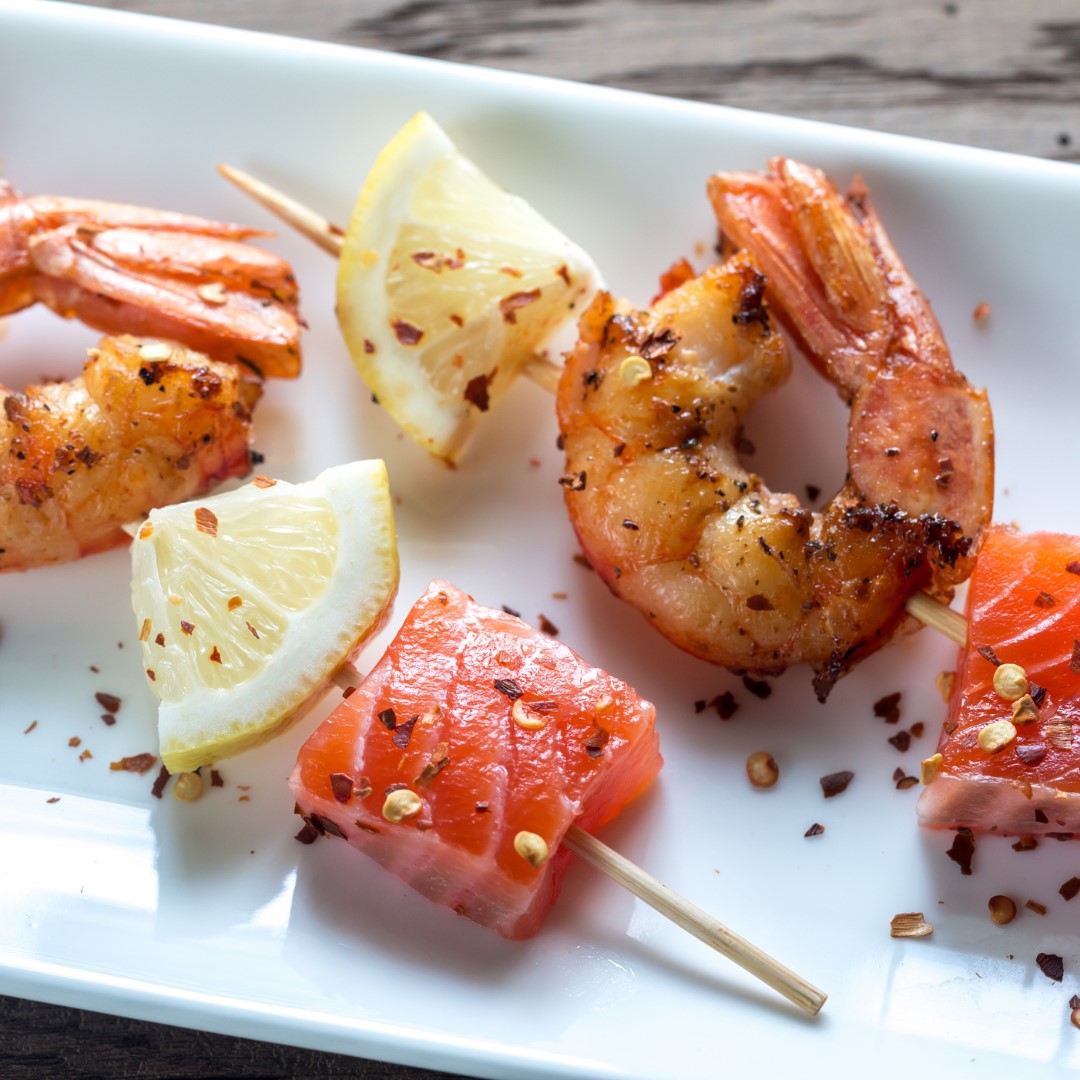 Saumon et brochettes de crevettes